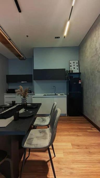 Pangsapuri Premium Darkdesign 6pax In Desa Parkcity Wifitvbox *
